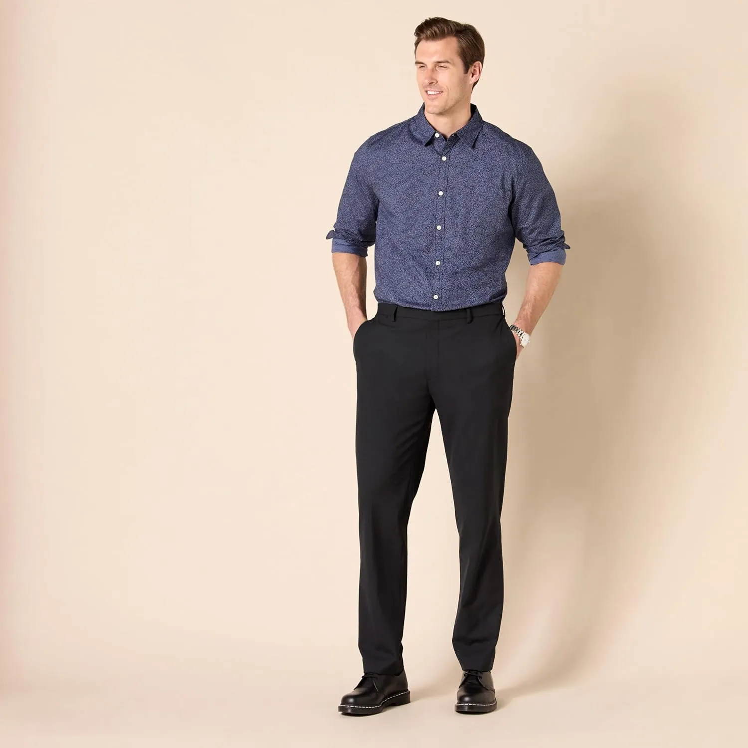 Amazon Essentials Men's Slim-Fit Wrinkle-Resistant Stretch Dress Pant