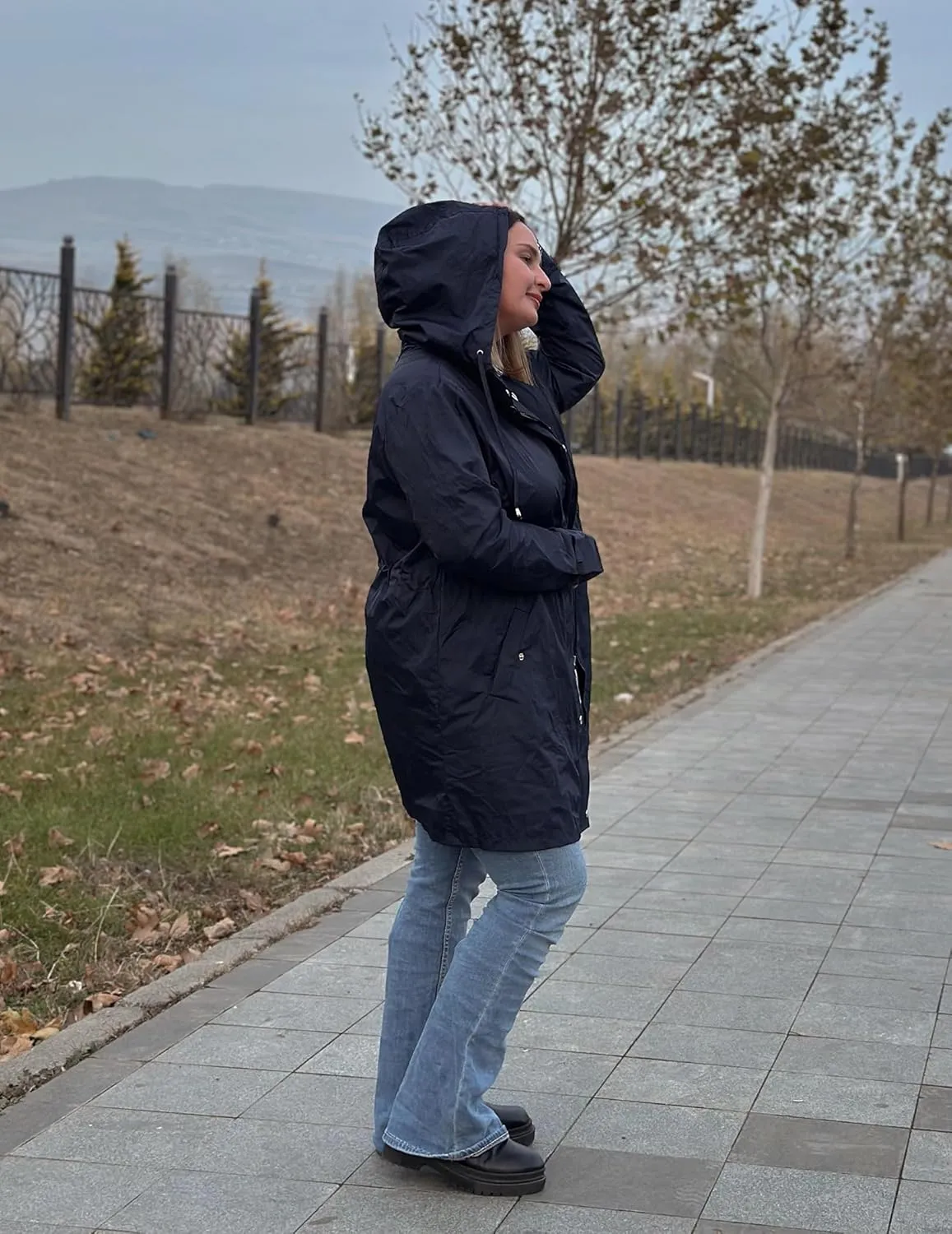 IN'VOLAND Plus Size Rain Jackets For Women Waterproof Rain Coats with Hood Lightweight Windbreaker Outdoor Trench Coat