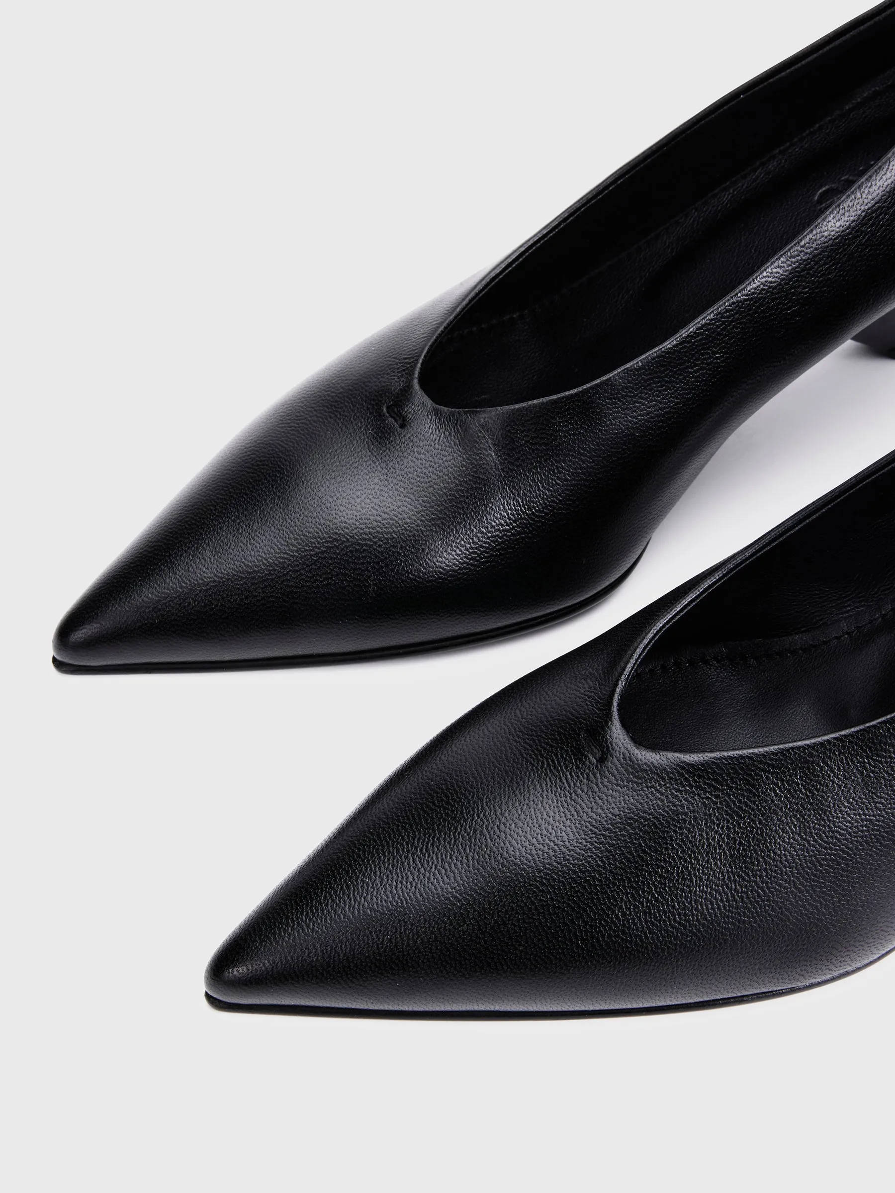 point toe pump