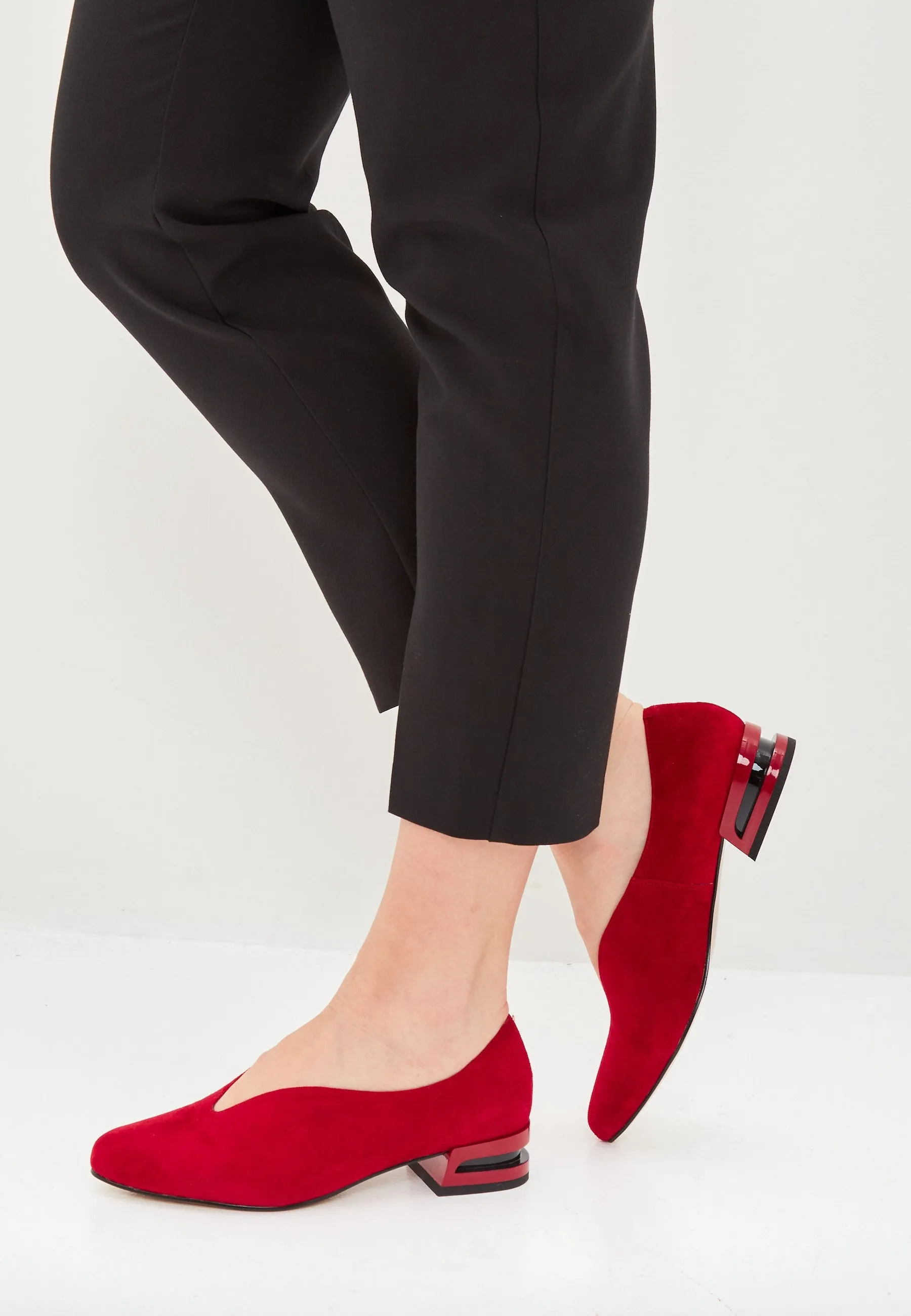 Pointed Tip Suede Ballerinas - Red
