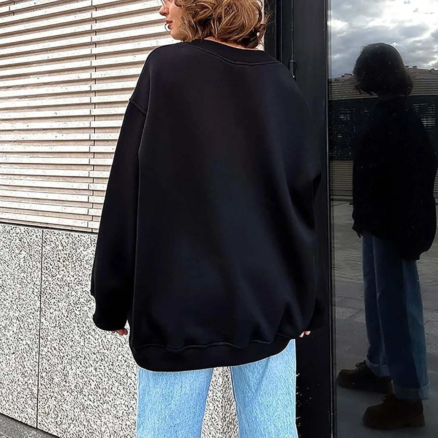 Womens Crew Neck Solid Color Sweatshirts Tops Long Sleeve Casual Pullover Cute Lightweight Loose Tops Fall Winter