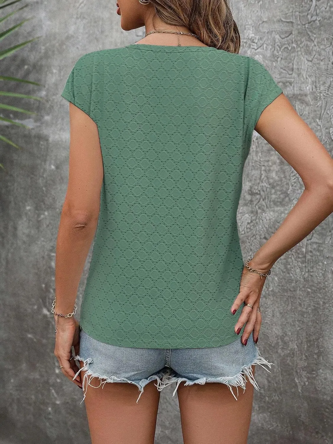 Zeagoo Womens T Shirts Short Sleeve V Neck Tops Summer Fashion Trendy Soft Casual Comfy Outfits Clothes 2025